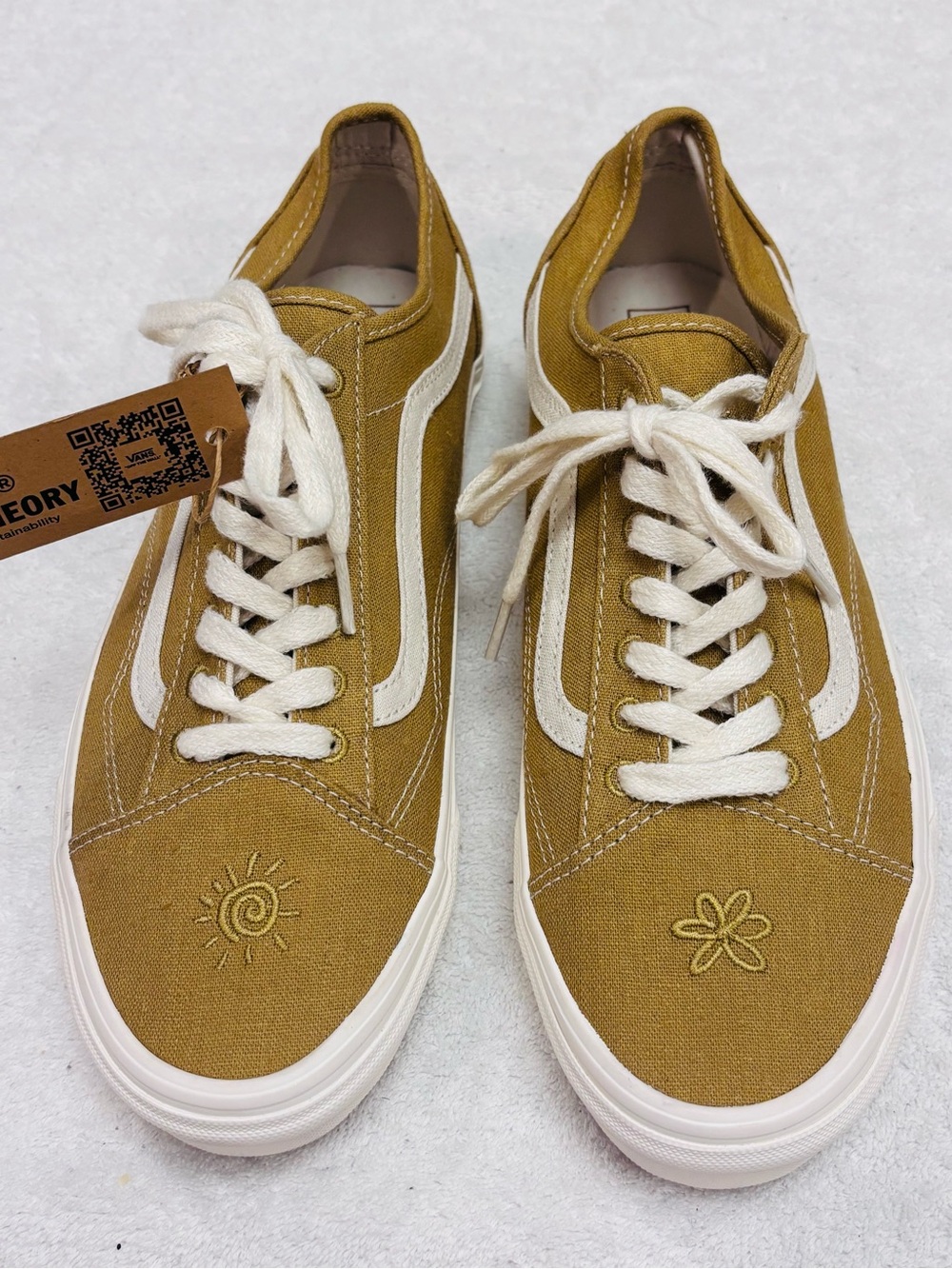 Brand New Vans Peace Leaf Eco Theory - men’s Size 10 USA /43 Euro /9 UK - box 19